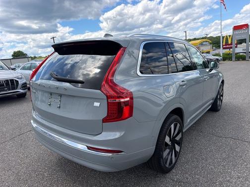 VAPOUR GREY MET 2024 Volvo XC90 Recharge Plug-In Hybrid Ultimate Bright Theme