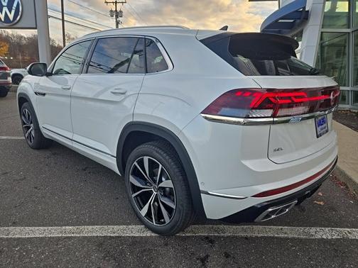 2025 Volkswagen Atlas Cross Sport 2.0T SEL Premium R-Line