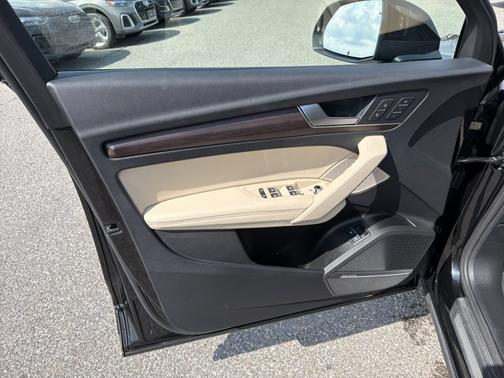 2024 Audi Q5 S line Premium Plus