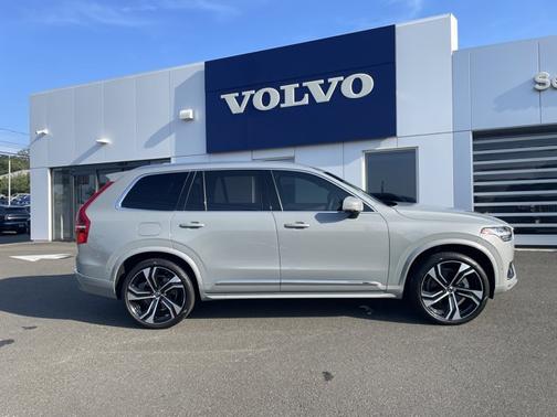 2024 Volvo XC90 Ultimate Bright Theme