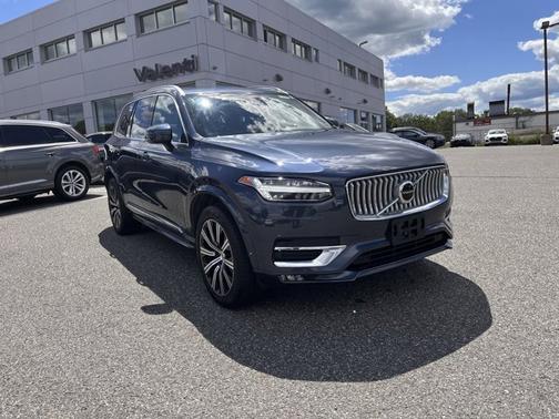 2024 Volvo XC90 Core Bright Theme