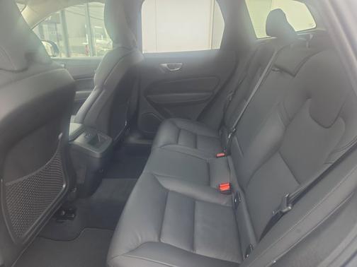 2025 Volvo XC60 Plus