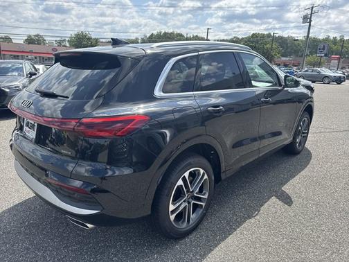 2025 Audi Q5 Premium