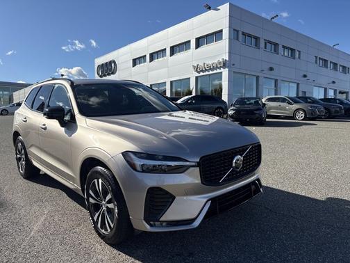 2025 Volvo XC60 Core