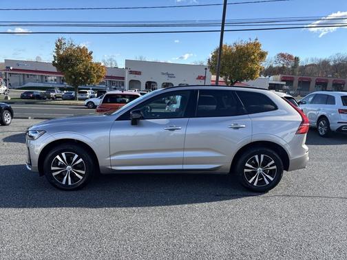 2025 Volvo XC60 Core