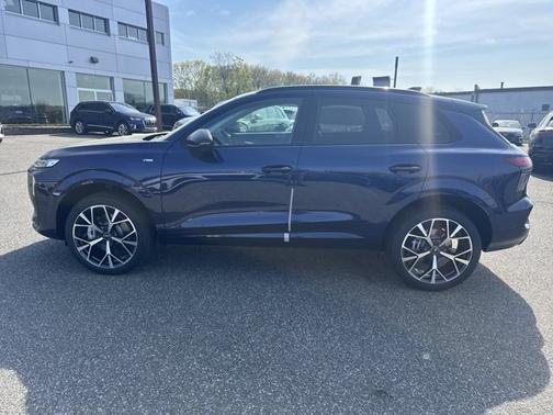 Navarra Blue Metallic 2026 Audi Q3 S line