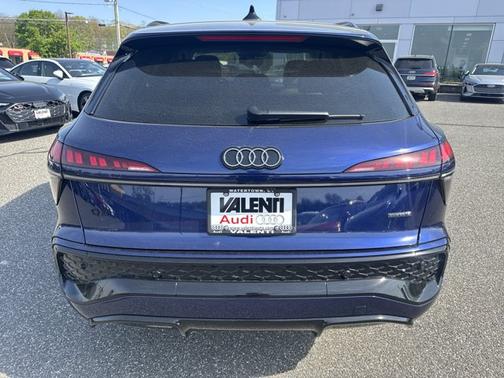 Navarra Blue Metallic 2026 Audi Q3 S line