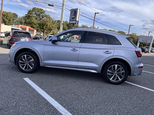 2022 Audi Q5 S line Premium Plus