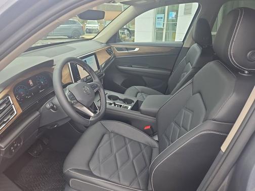 2025 Volkswagen Atlas 2.0T SE