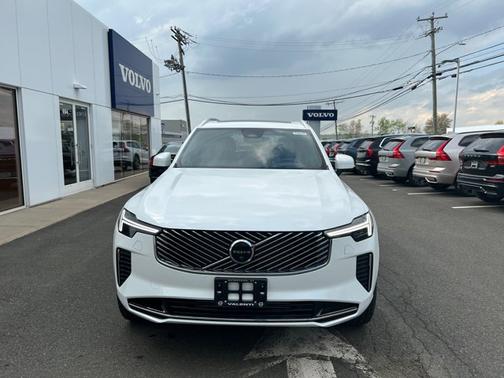 2025 Volvo XC90 Plug-In Hybrid Ultra