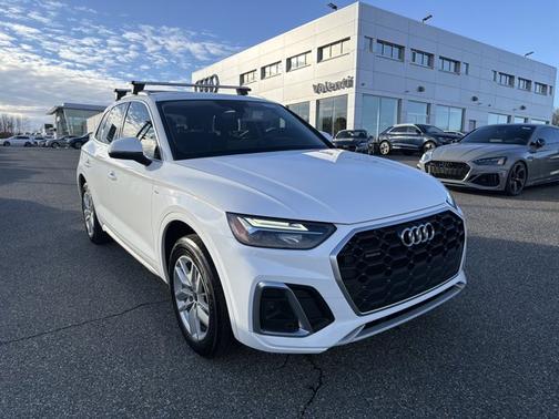 2023 Audi Q5 S line Premium