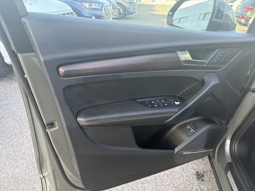 2023 Audi Q5 S line Premium Plus