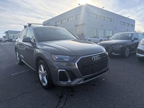 2023 Audi Q5 S line Premium Plus