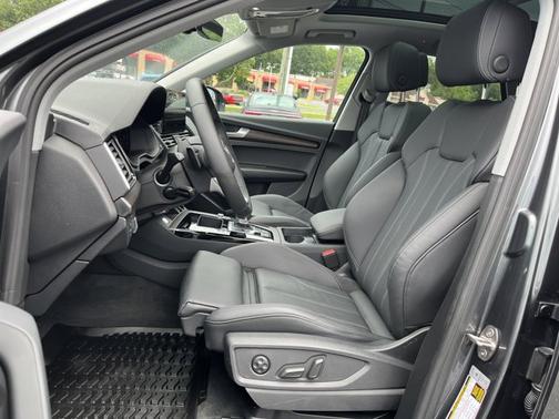 2024 Audi Q5 S line Premium