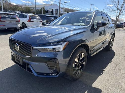 2026 Volvo XC60 Plus