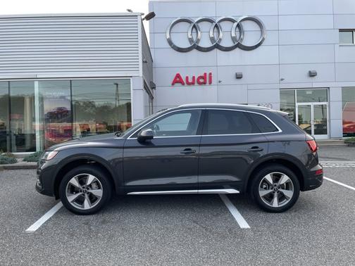 2023 Audi Q5 Premium Plus