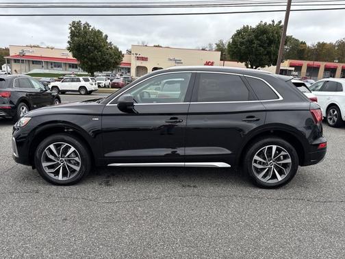 2022 Audi Q5 S line Premium Plus