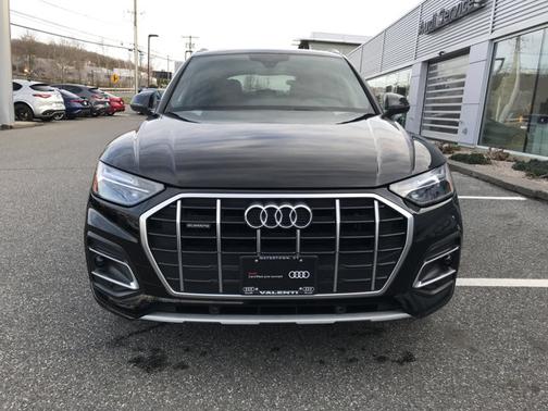 Photo 2 of 32 of 2021 Audi Q5 Premium