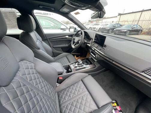 2025 Audi SQ5 Premium Plus