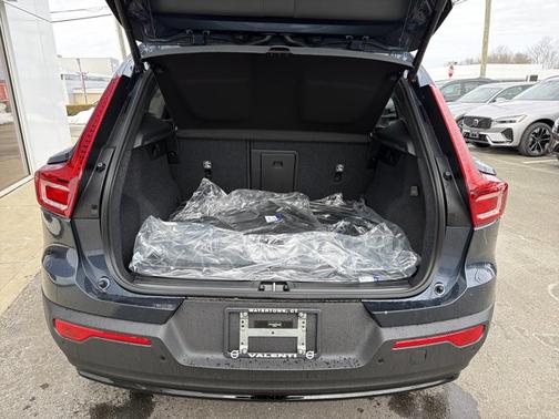 2026 Volvo XC40 Plus