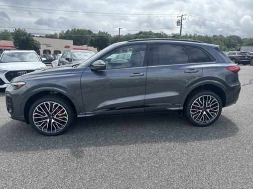2025 Audi SQ5 Premium Plus