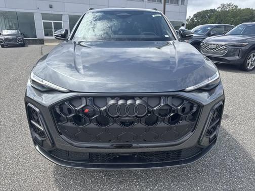 2025 Audi SQ5 Premium Plus
