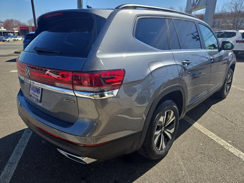 2025 Volkswagen Atlas 2.0T SE