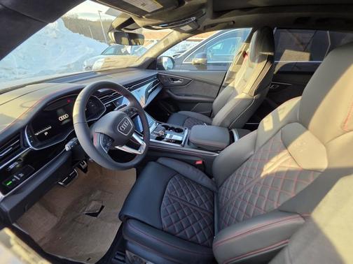 Mythos Black Metallic 2026 Audi SQ8 Prestige