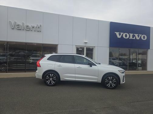 2025 Volvo XC60 Core