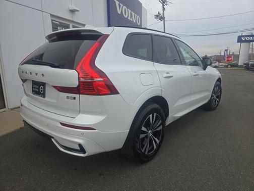2025 Volvo XC60 Core