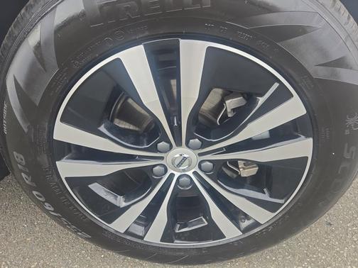 2025 Volvo XC60 Core