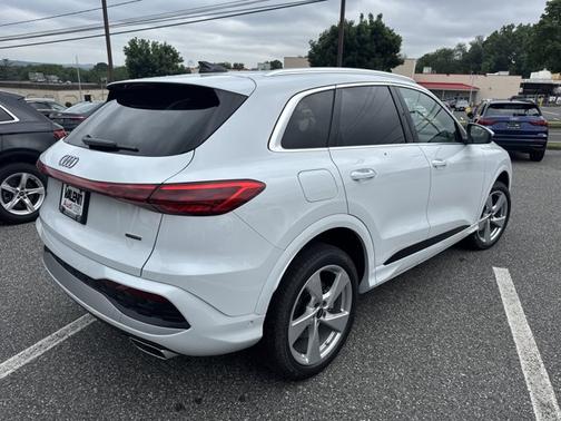 2025 Audi Q5 Premium Plus