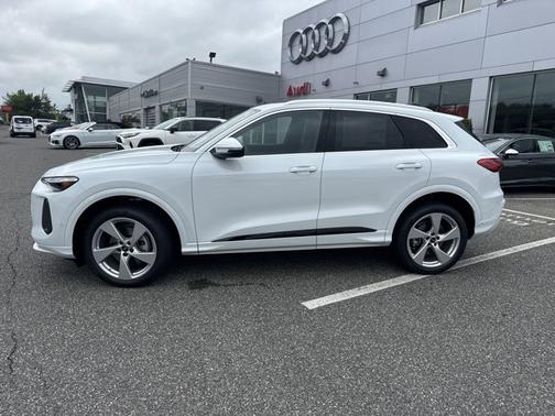 2025 Audi Q5 Premium Plus