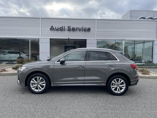 2023 Audi Q3 S line Premium Plus