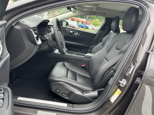 2025 Volvo S60 Core