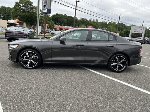 2025 Volvo S60 Core