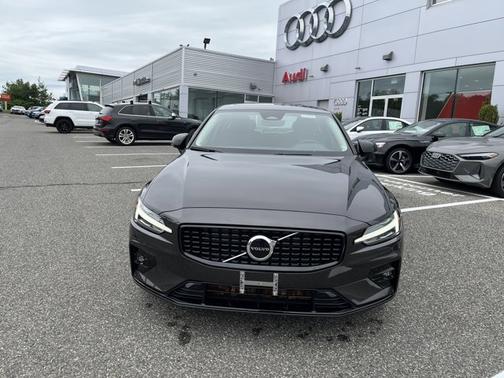2025 Volvo S60 Core