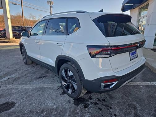 2025 Volkswagen Taos SE