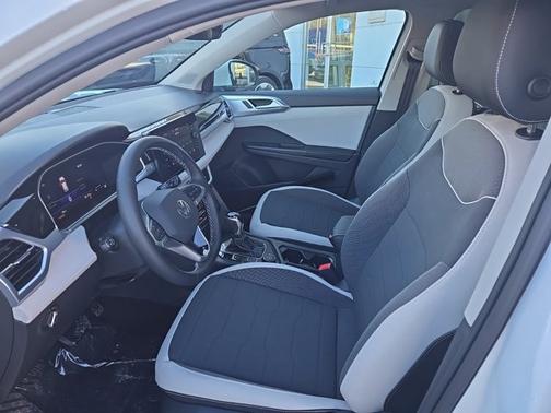 2025 Volkswagen Taos SE