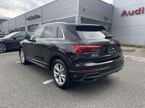 Mythos Black Metallic 2025 Audi Q3 S line Premium Plus