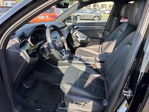 MYTHOS BLACK 2025 Audi Q3 S line Premium Plus