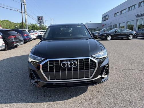 MYTHOS BLACK 2025 Audi Q3 S line Premium Plus