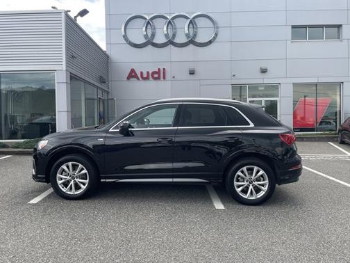 Mythos Black Metallic 2025 Audi Q3 S line Premium Plus