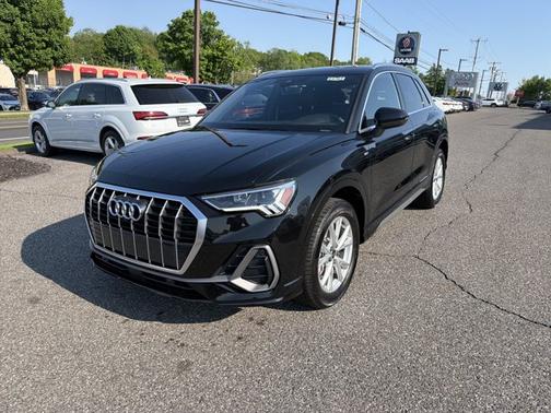 MYTHOS BLACK 2025 Audi Q3 S line Premium Plus