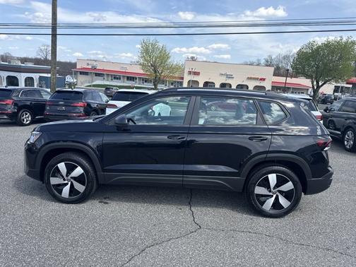 DEEPBLACK PEARL 2025 Volkswagen Taos S