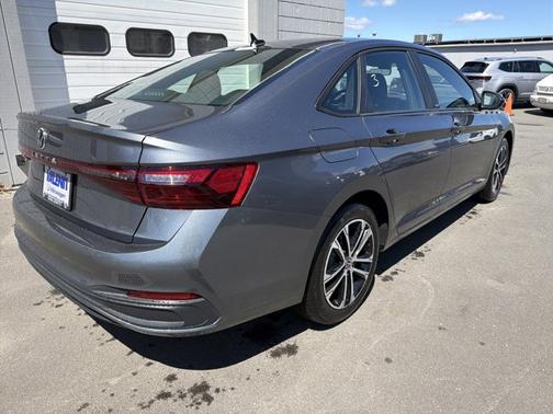 Platinum Gray Metallic 2026 Volkswagen Jetta Sport