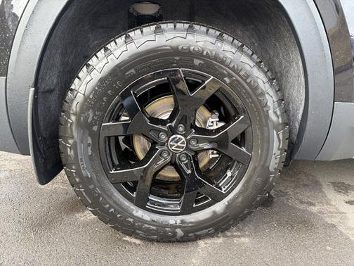 Black 2026 Volkswagen Atlas 2.0T Peak Edition