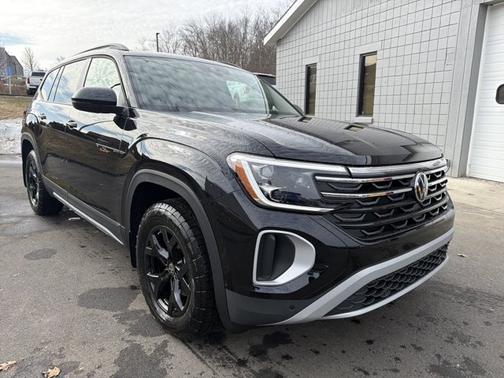 Black 2026 Volkswagen Atlas 2.0T Peak Edition