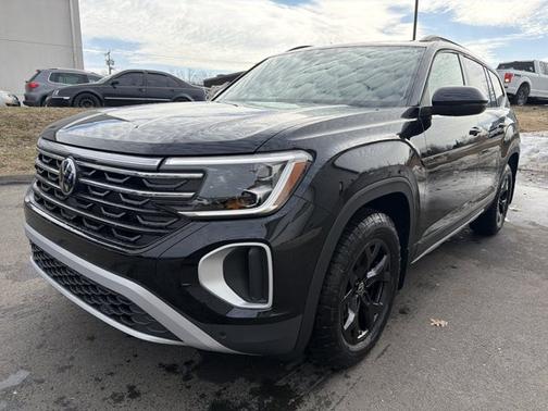 Black 2026 Volkswagen Atlas 2.0T Peak Edition