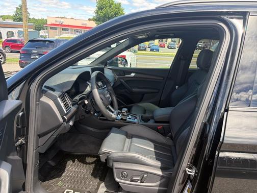 MYTHOS BLACK 2024 Audi Q5 S line Premium Plus